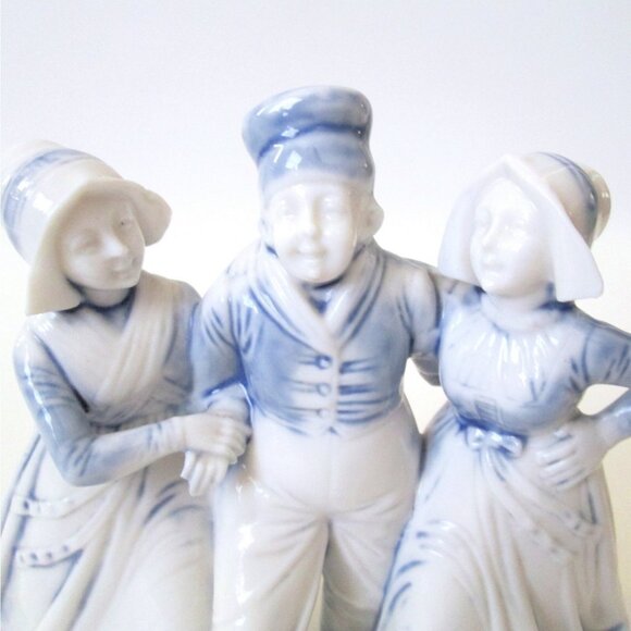 Vintage Schafer Vater Delft Blue Porcelain Figure Dutch Boy & Girls 5" Long - Picture 2 of 10